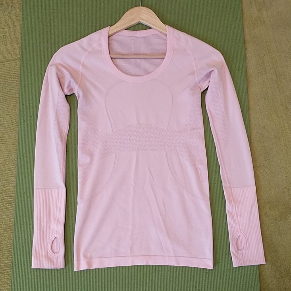 Pink lulu lemon yoga top, long sleeve